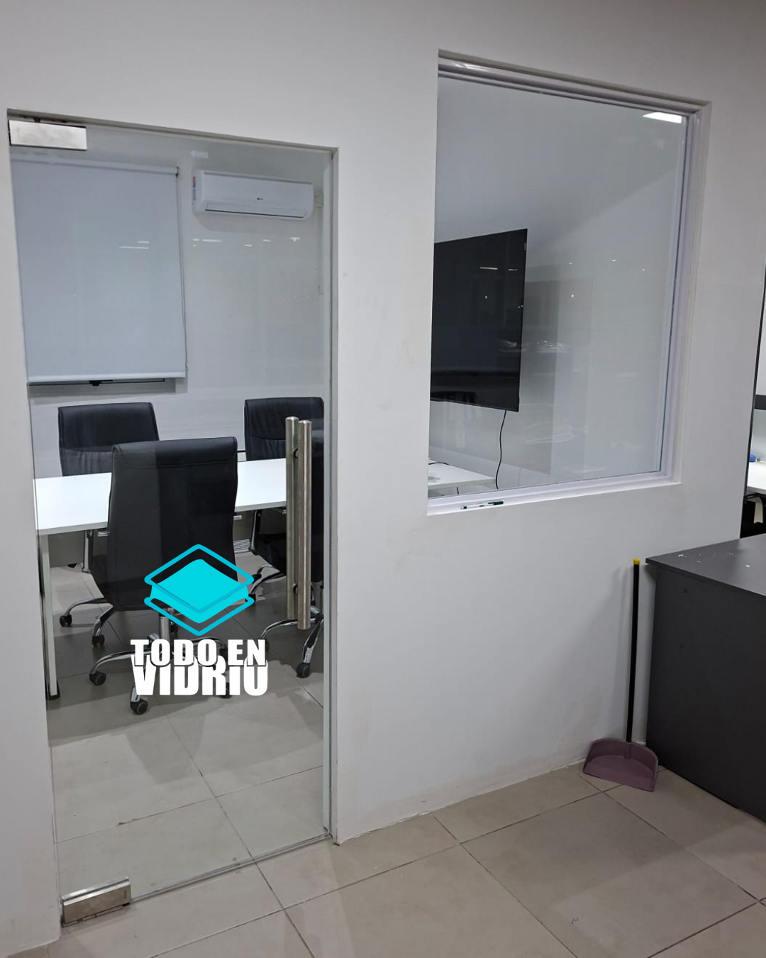 Puerta Templada Tipo Blindex con Freno