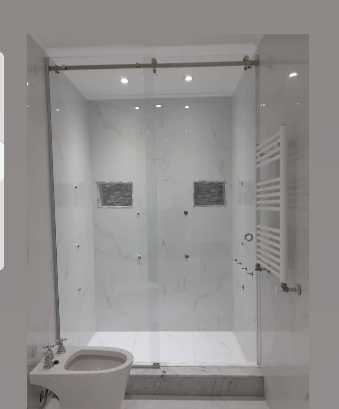 Mampara de baño a medida en vidrio templado